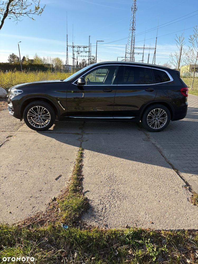 BMW X3 xDrive20d Luxury Line - 7