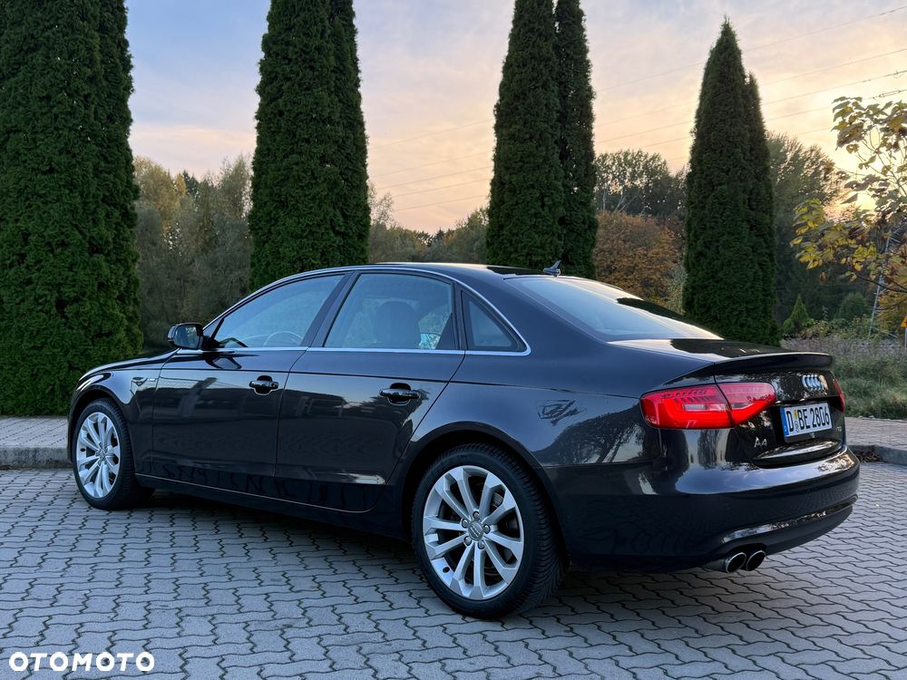 Audi A4 Avant 2.0 TDI DPF S line Sportpaket - 4