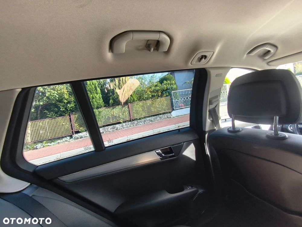 Mercedes-Benz Klasa C 200 CGI Automatik BlueEFFICIENCY Avantgarde - 18