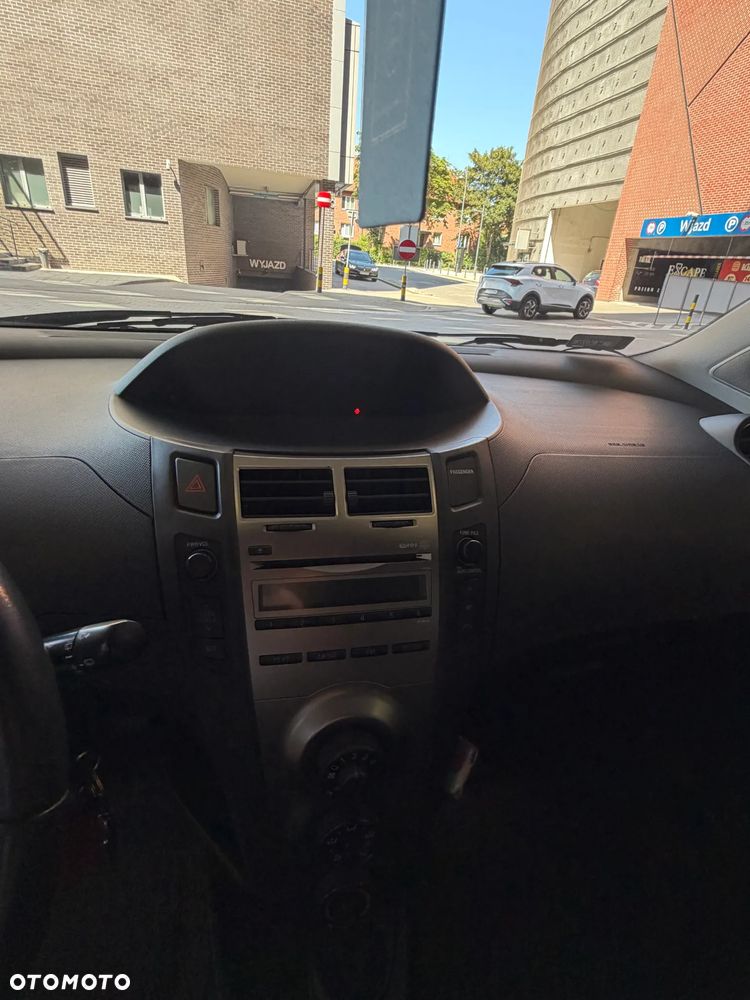 Toyota Yaris 1.0 Terra - 10
