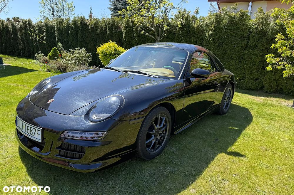 Porsche 911 Carrera - 4