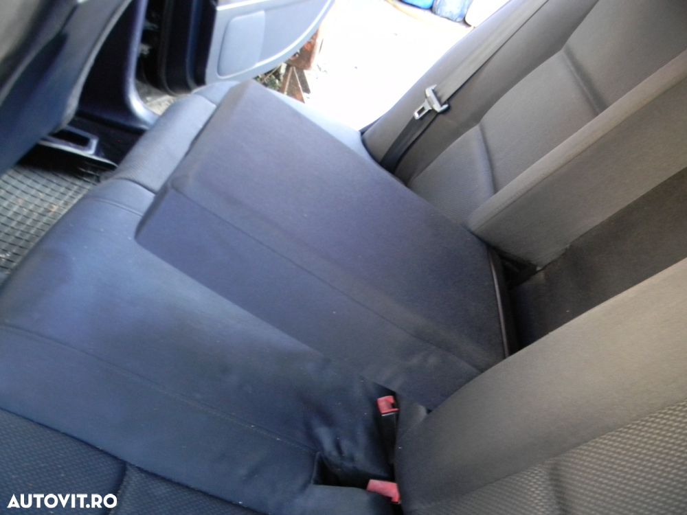 Dezmembrari  Audi A4 B6 (8E)  2000  > 2004 1.9 TDI Motorina - 36