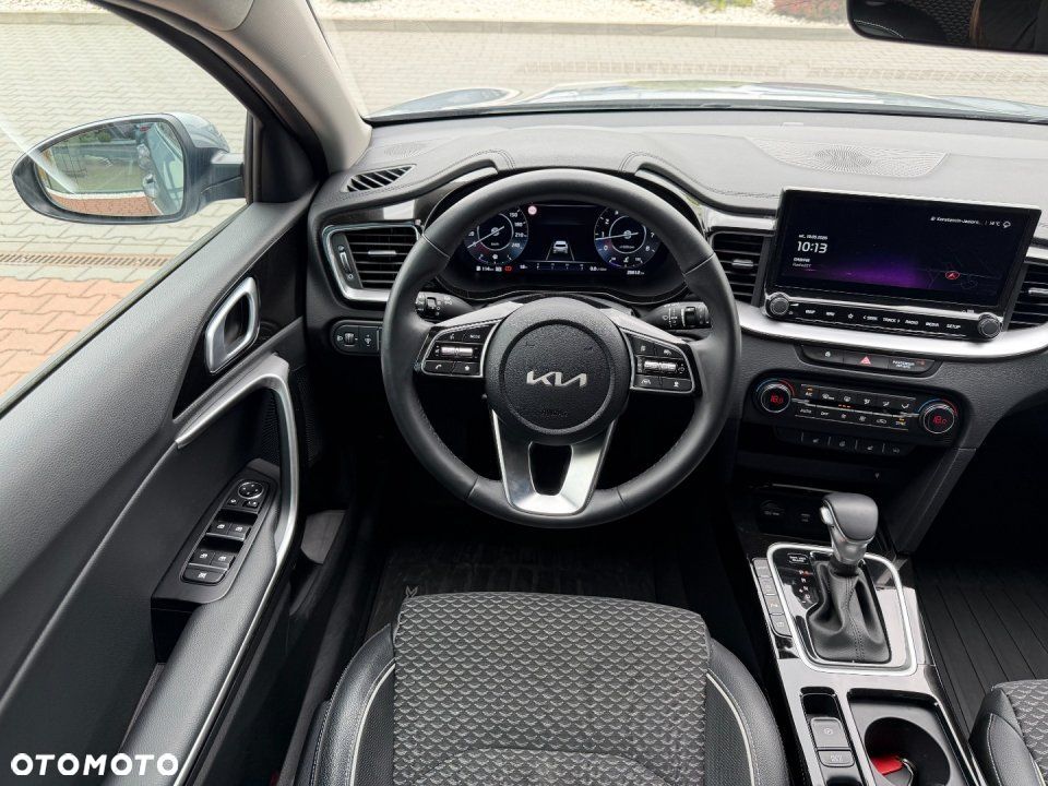 Kia Ceed - 11