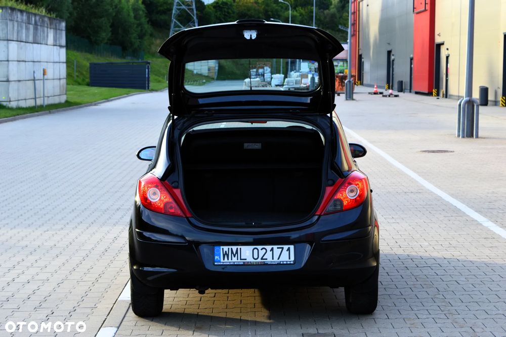 Opel Corsa 1.4 16V Cosmo - 30