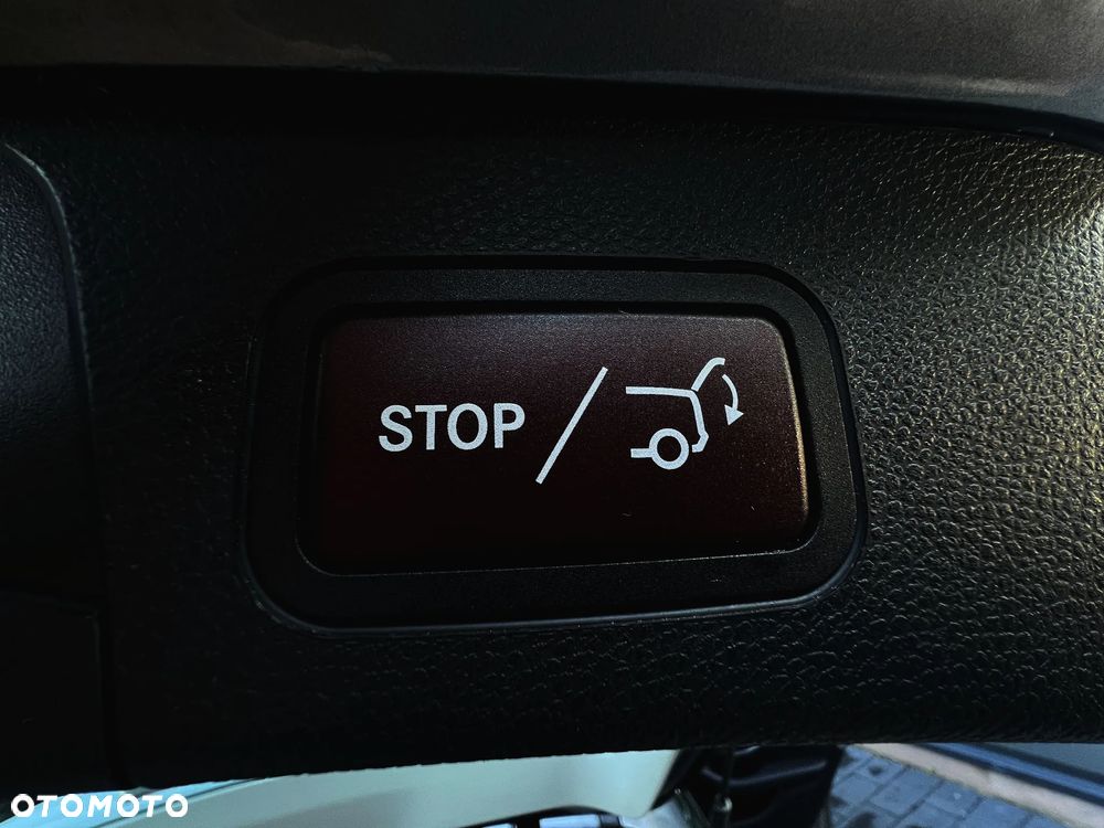 Mercedes-Benz Klasa C 200 (BlueTEC) d T 7G-TRONIC - 35