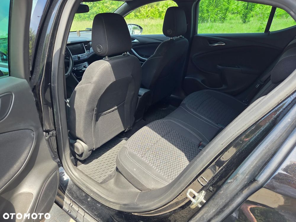 Opel Astra 1.6 T Dynamic S&S - 17