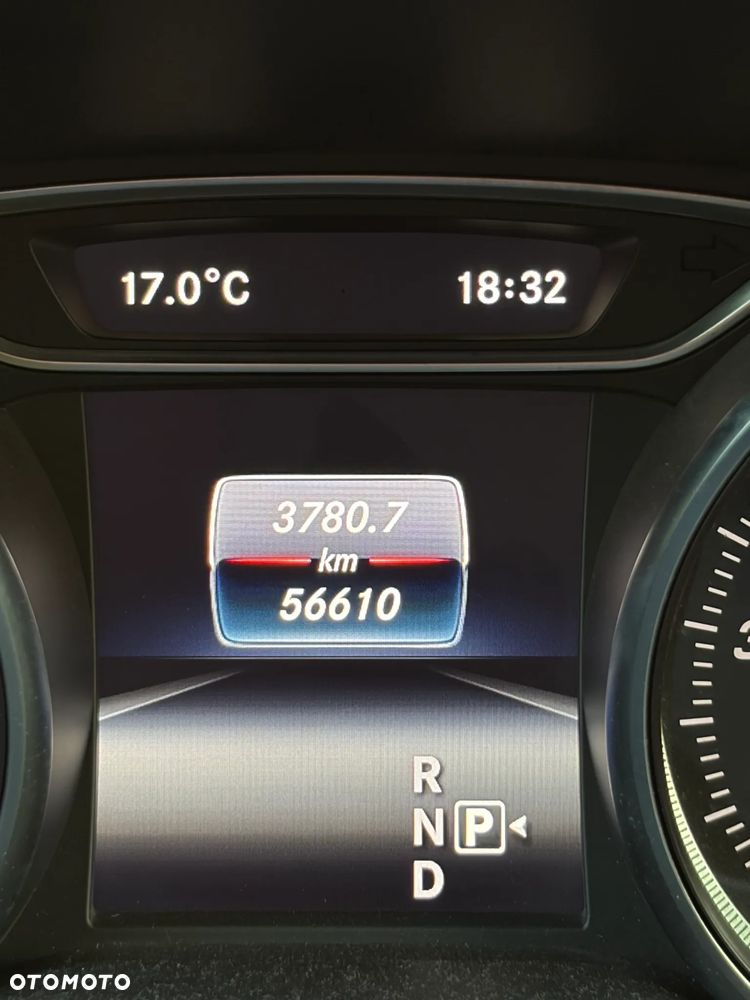 Mercedes-Benz CLA 250 7G-DCT - 16
