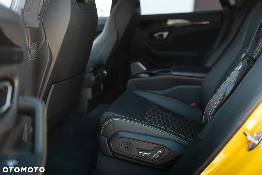 Lamborghini Urus Standard - 37