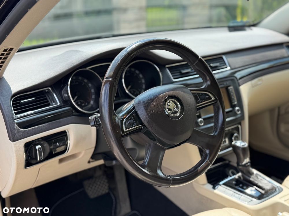 Skoda Superb 2.0 TDI 4x4 L&K DSG - 9
