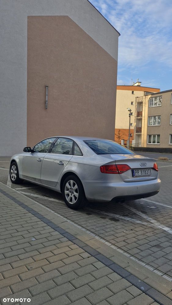 Audi A4 Limousine - 6