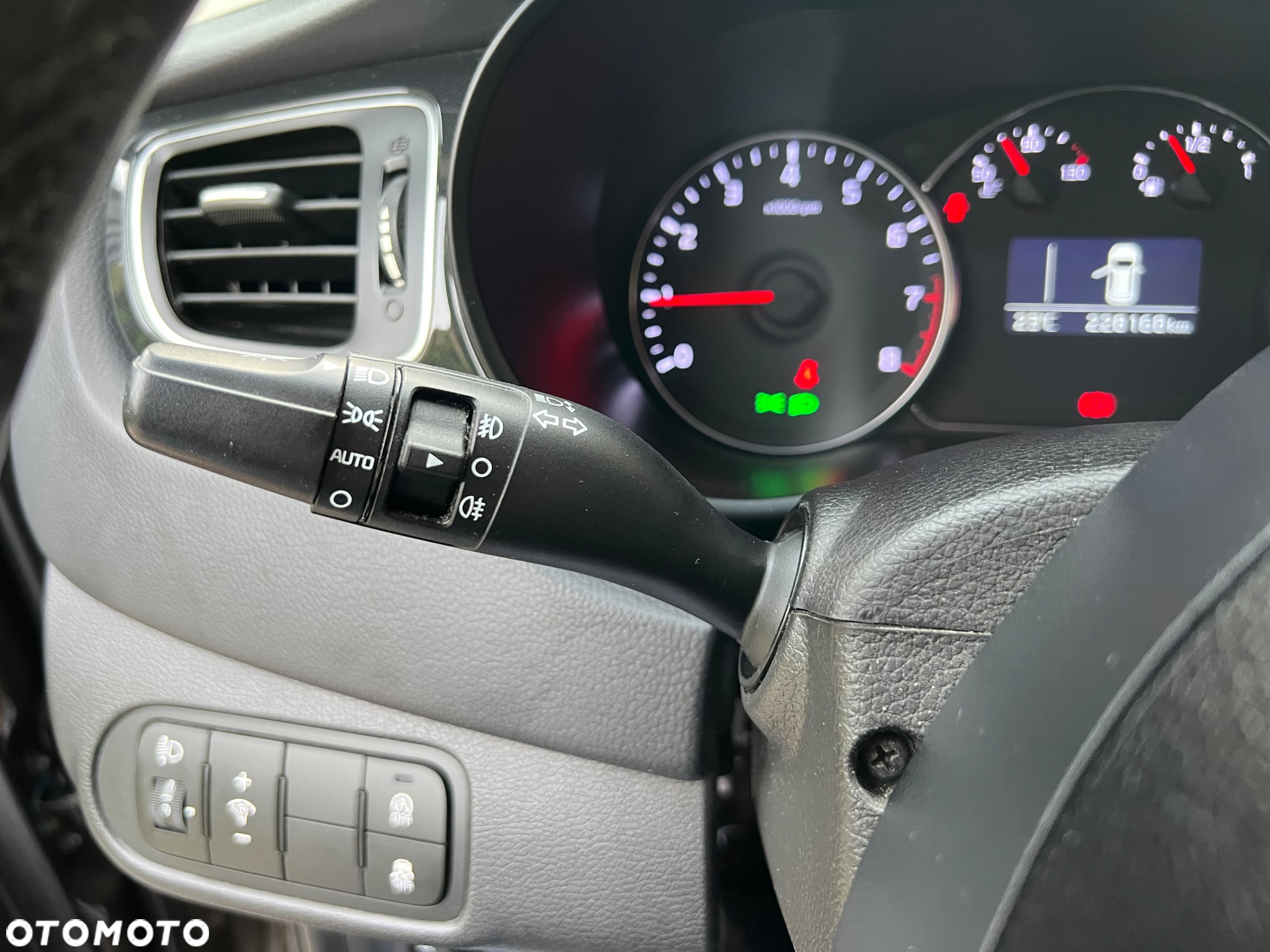 Kia Carens 1.6 GDI L 7os - 29