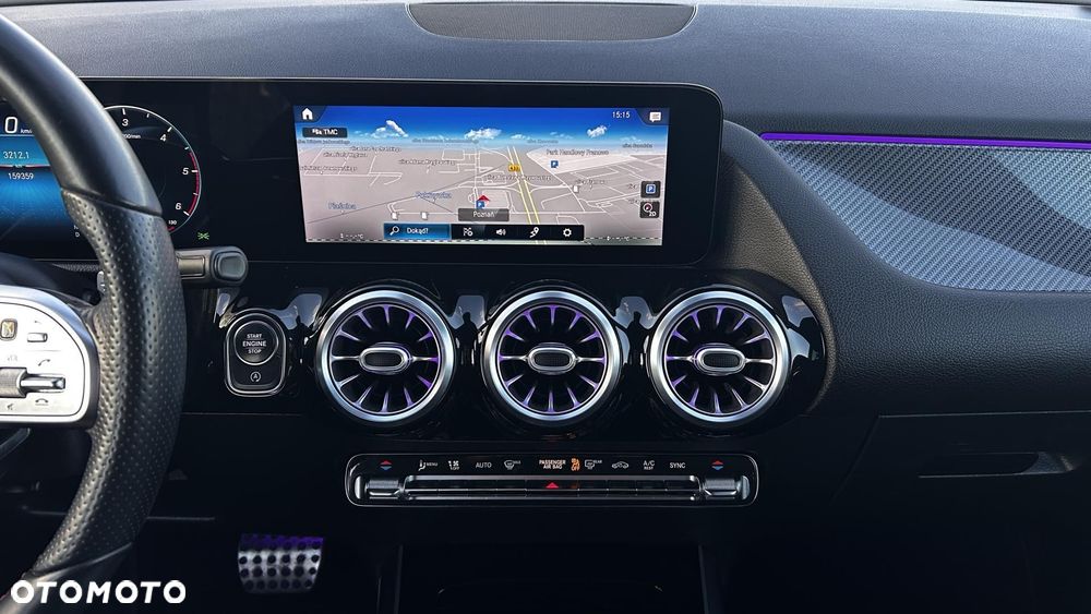 Mercedes-Benz GLA - 17