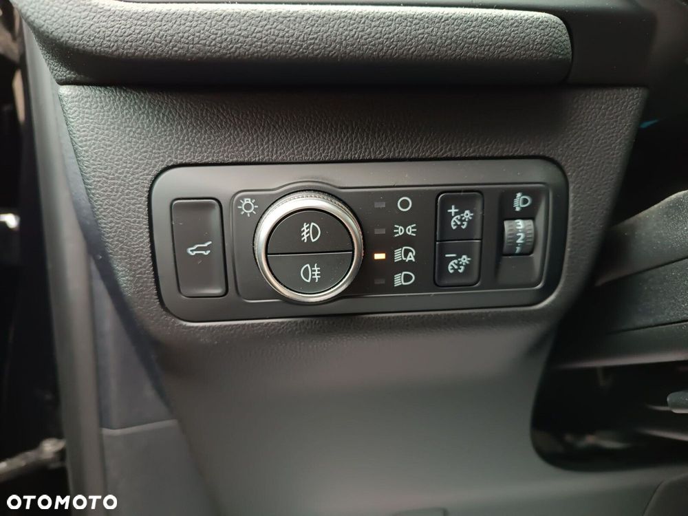 Ford Kuga 1.5 EcoBoost FWD ST-Line X - 31