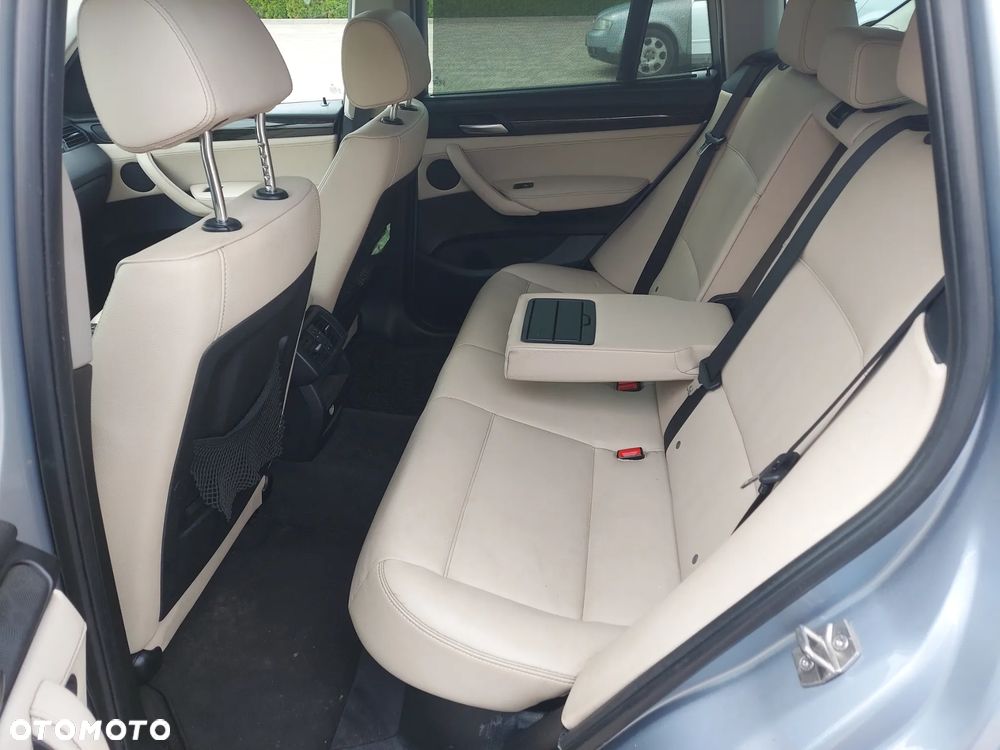 BMW X3 xDrive20i Advantage - 8