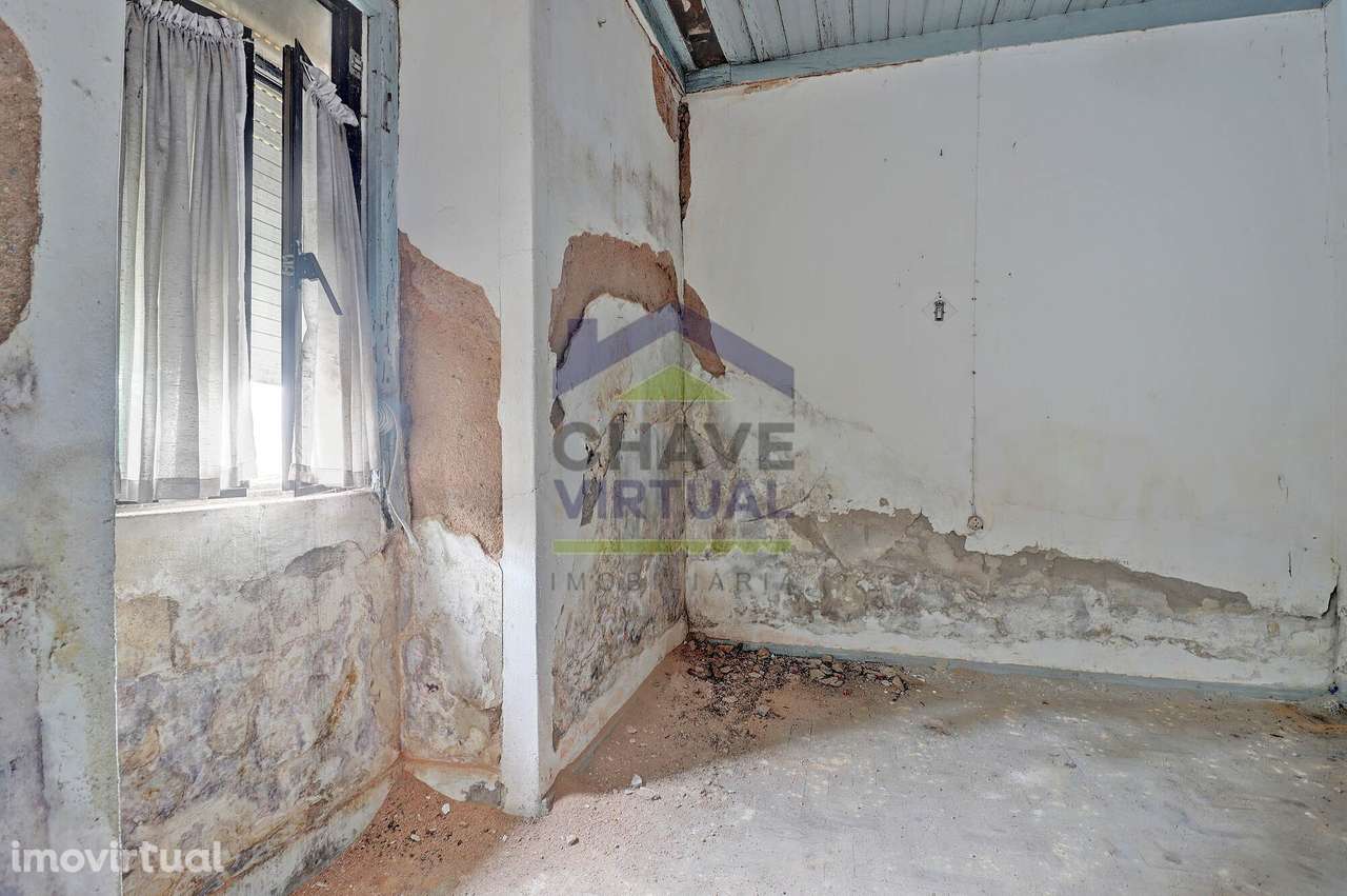 Moradia V1 com 2 Anexos para Recuperar - Centro Bombarral - Grande imagem: 3/20