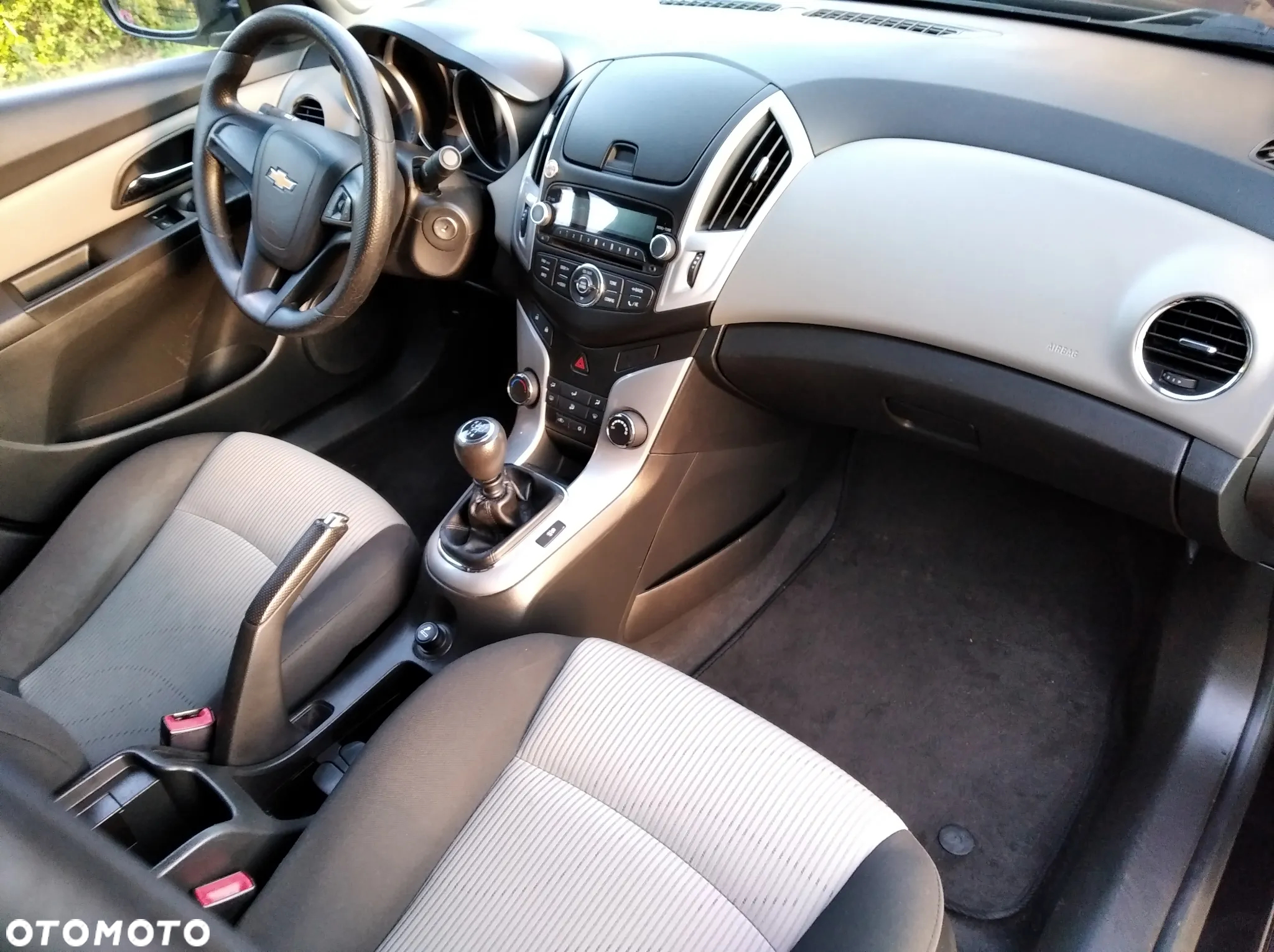 Chevrolet Cruze 1.6 LS+ - 15