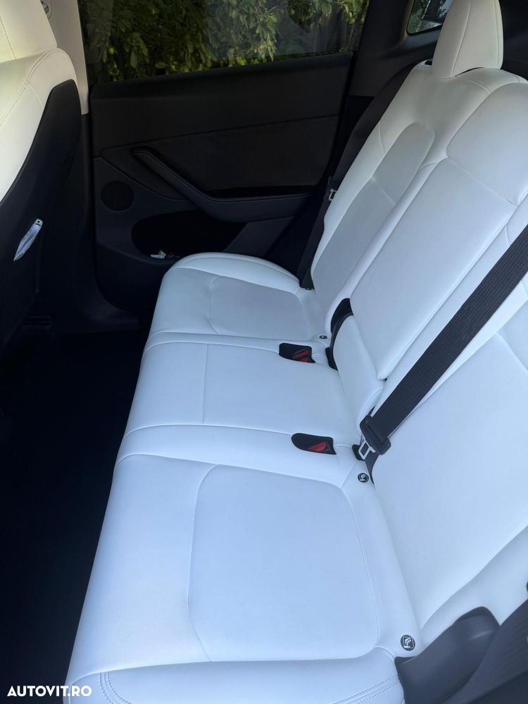 Tesla Model Y AWD Performance - 7