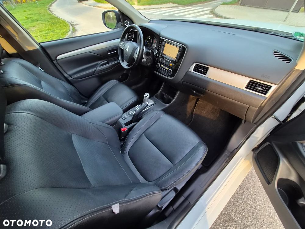 Mitsubishi Outlander - 22