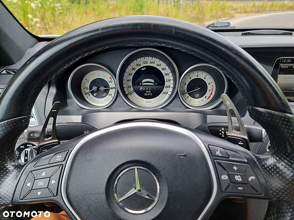 Mercedes-Benz Klasa E - 27