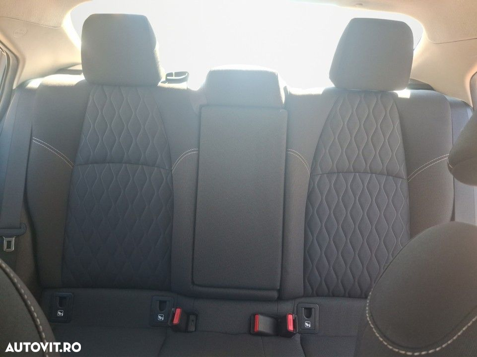 Toyota Corolla - 13