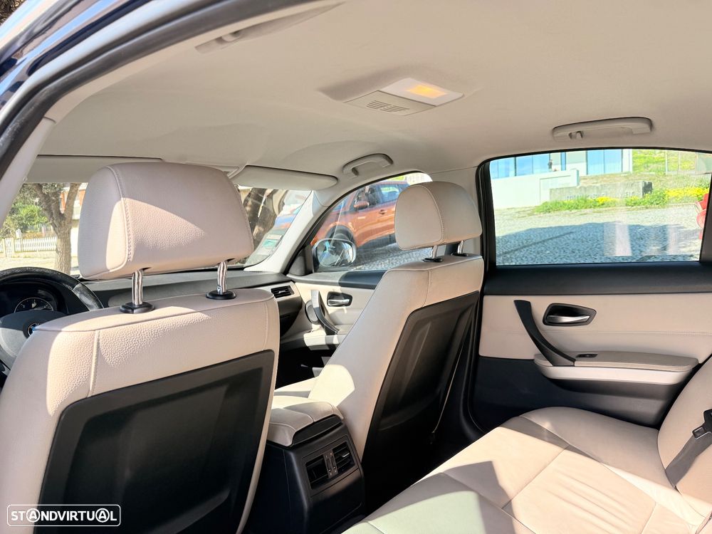 BMW 320 d Line Sport - 15