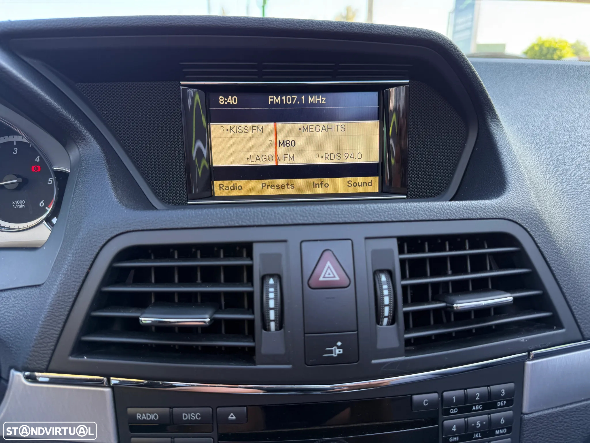 Mercedes-Benz E 220 CDi Avantgarde BlueEfficiency - 32