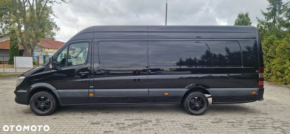Mercedes-Benz SPRINTER 319 - 3