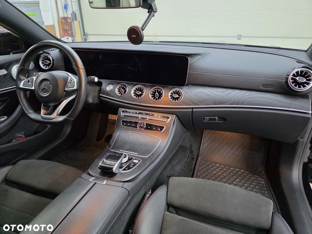 Mercedes-Benz Klasa E 220 d 4-Matic 9G-TRONIC - 27