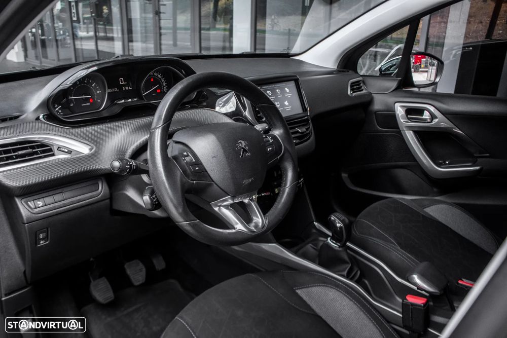 Peugeot 2008 PureTech 82 Style - 15