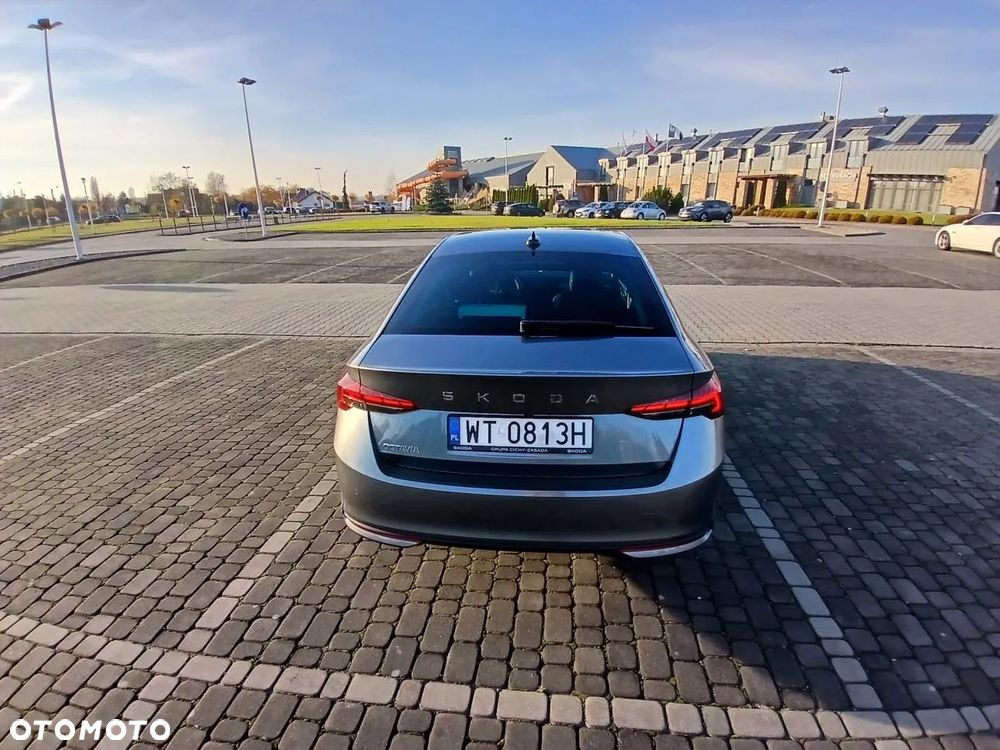 Skoda Octavia 2.0 TDI Selection DSG - 4