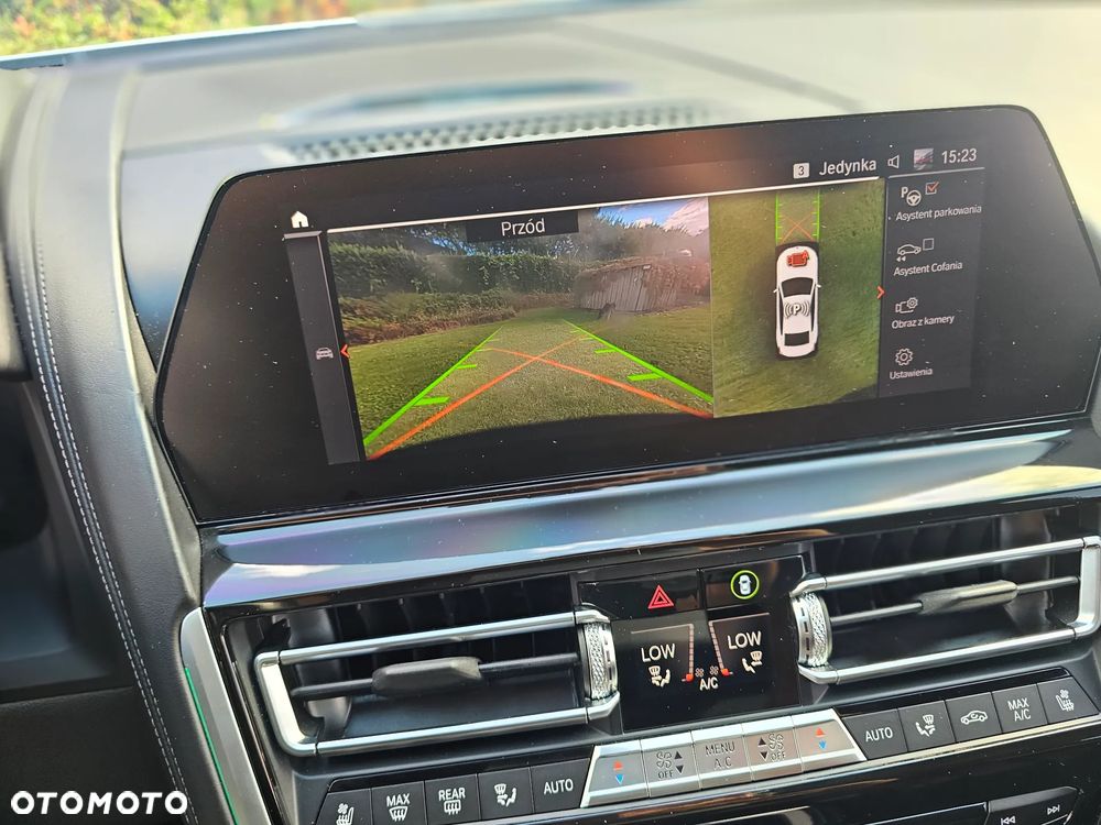 BMW Seria 8 840i - 23
