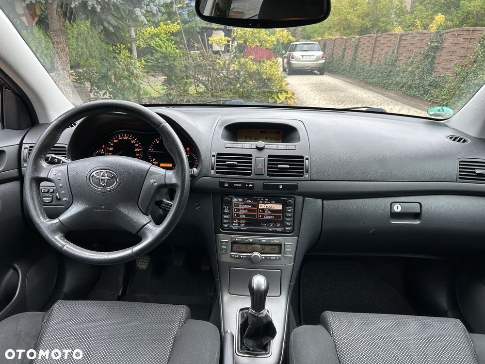 Toyota Avensis - 5