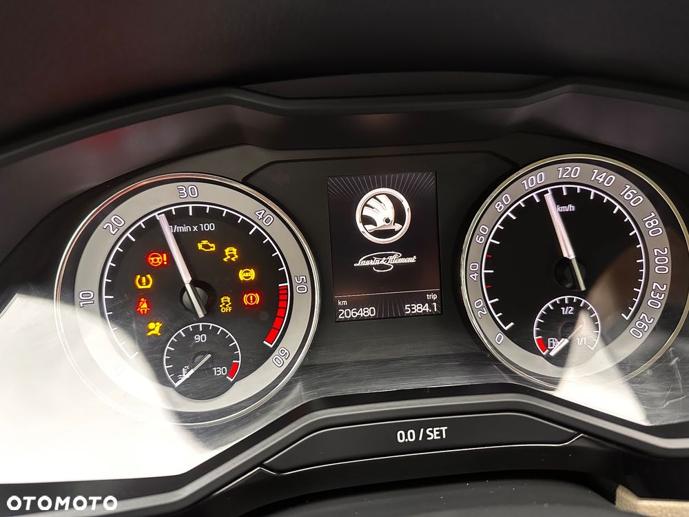 Skoda Superb 2.0 TDI L&K DSG - 10