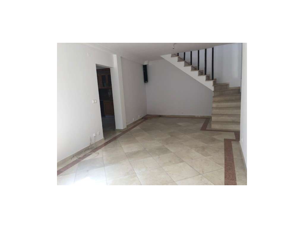 Moradia Moderna T2+1 p/ Arrendamento Longa Duração - Entrada Imedia... - Grande imagem: 2/20