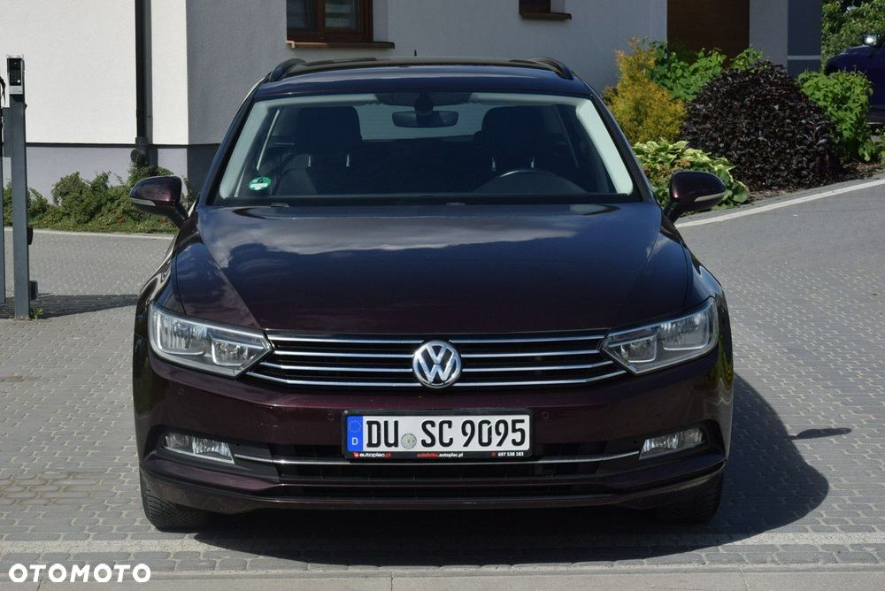 Volkswagen Passat - 2