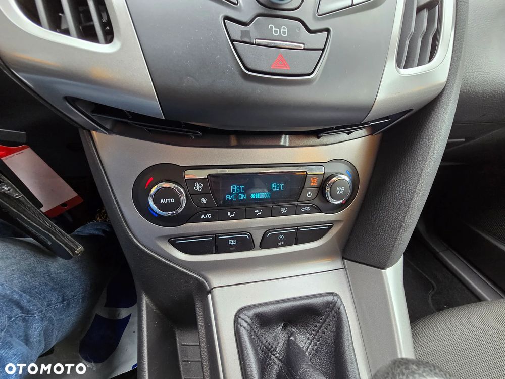 Ford Focus SW ver-1-0-ecoboost-start--stopp--system-trend - 19