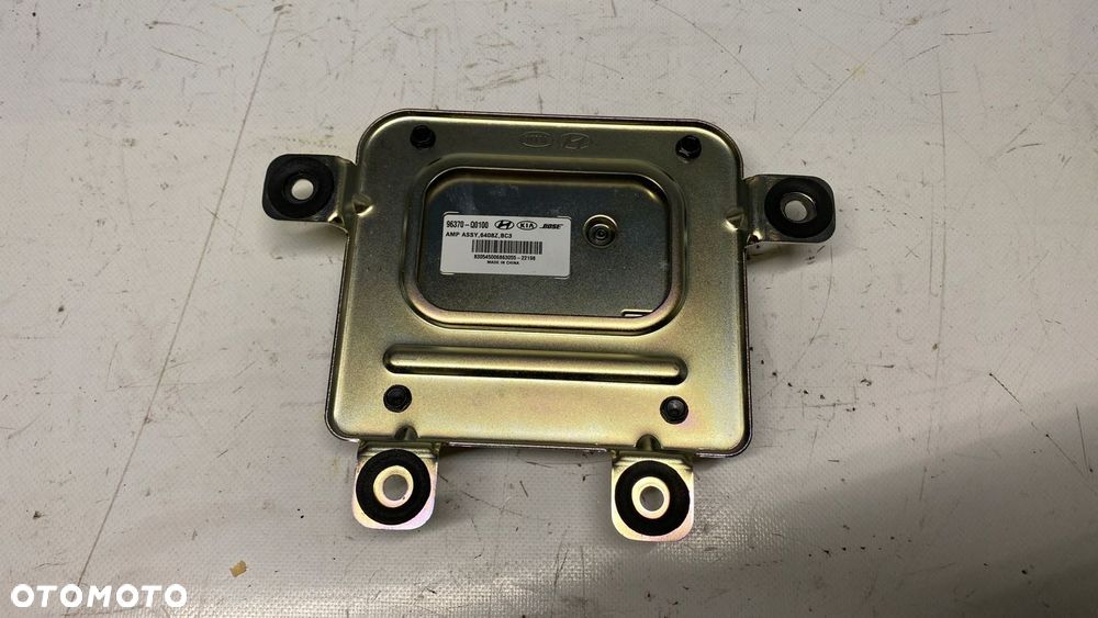 HYUNDAI I20 III WZMACNIACZ BOSE 96370-Q0100 21-25 - 3