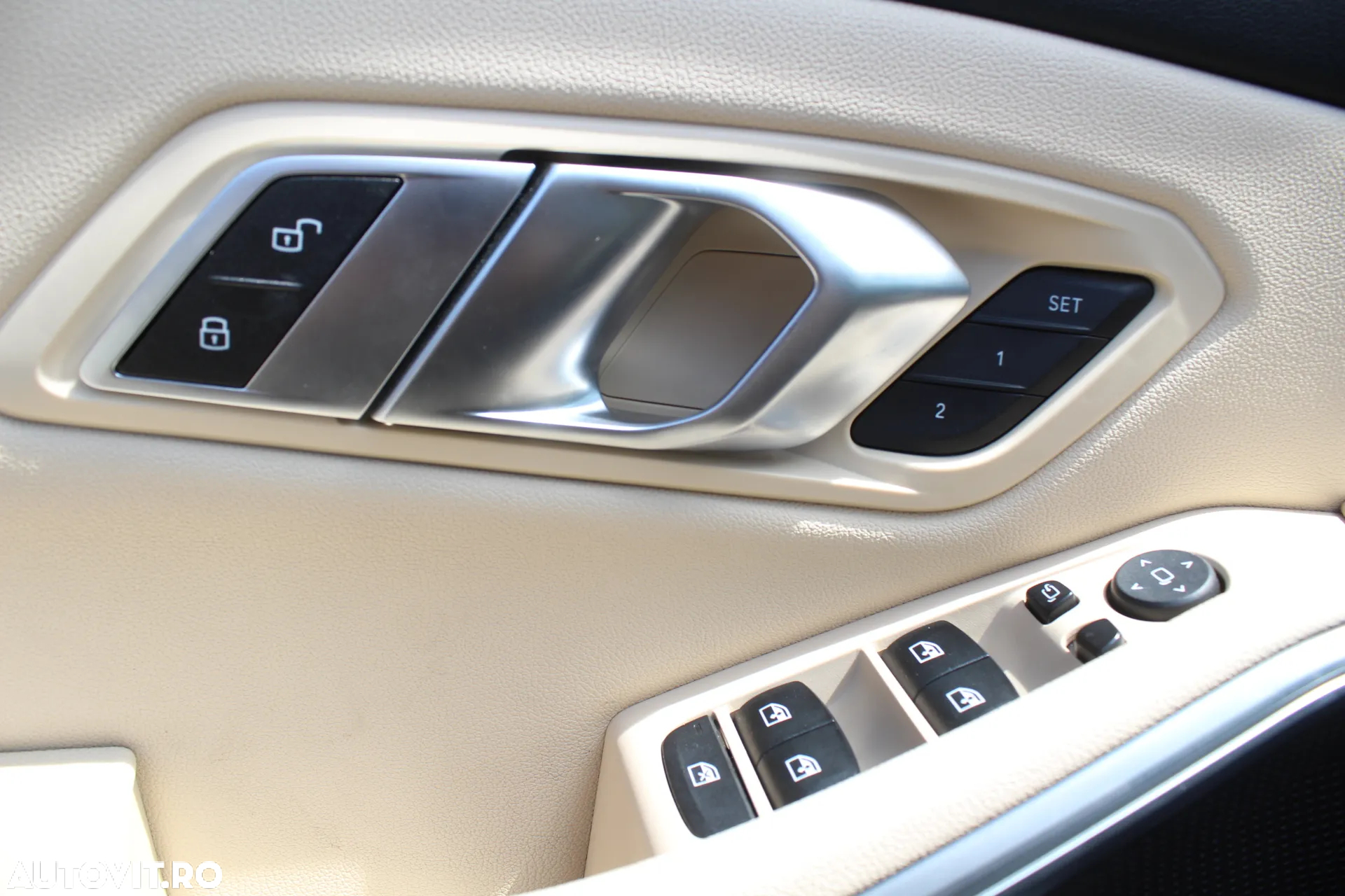 BMW Seria 3 330i AT - 13