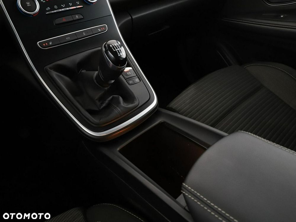 Renault Scenic ENERGY TCe 115 EXPERIENCE - 29