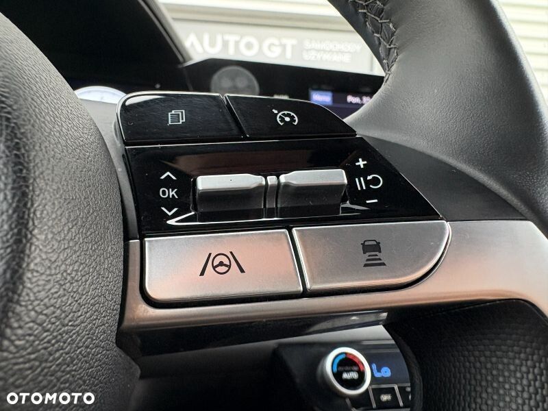 Hyundai Elantra 1.6 Smart CVT - 18