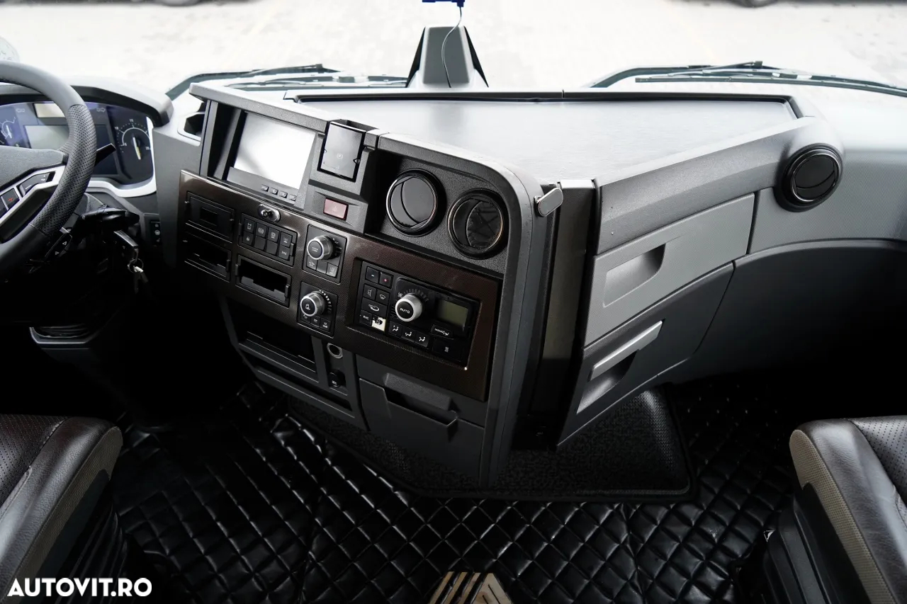 Renault T 520 / RETARDER / FULL AIRMATIC / VERSIUNE RICH / PIELE / METALICĂ / JANTE DIN ALIAJ / CONTRACT DE REPARAȚIE POST-SERVICE - 31