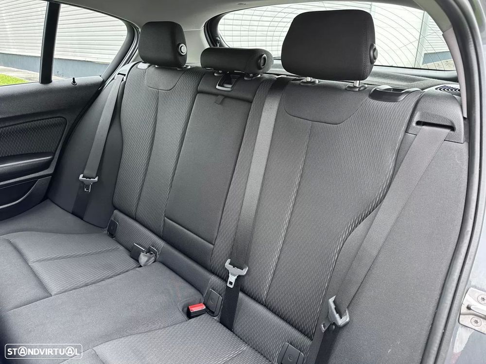 BMW 116 d Sport Line - 26