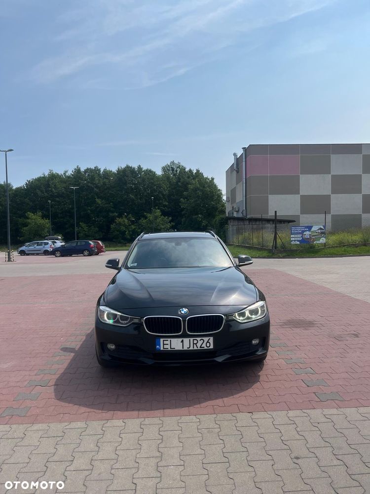 BMW Seria 3 320d xDrive Sport Line - 2