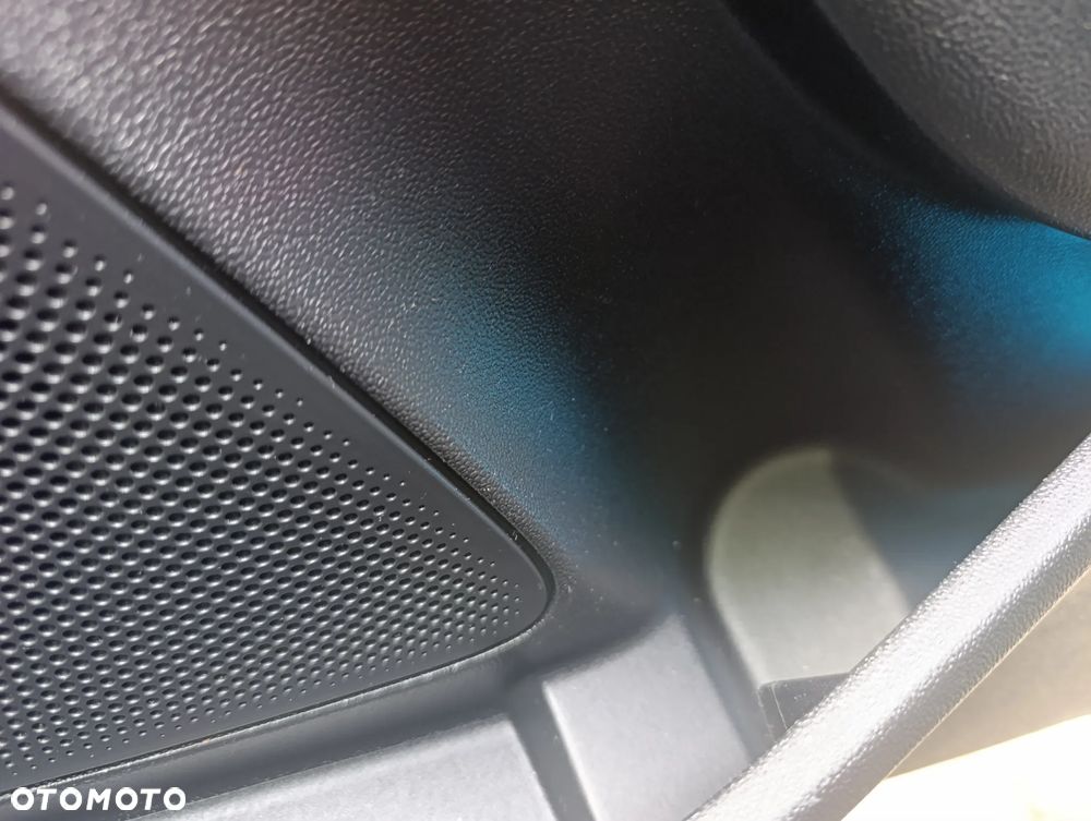 Ford Fiesta 1.0 EcoBoost S&S TREND - 25