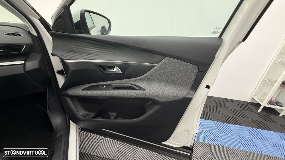Peugeot 3008 1.2 PureTech Allure Pack EAT8 - 39