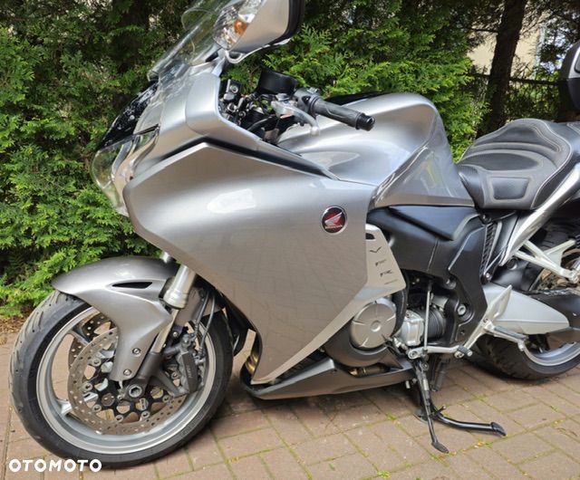 Honda VFR - 15