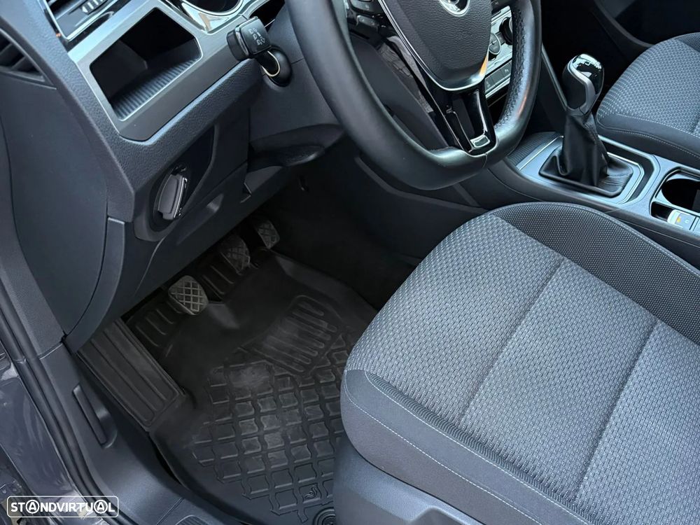 VW Touran 2.0 TDI Confortline - 22