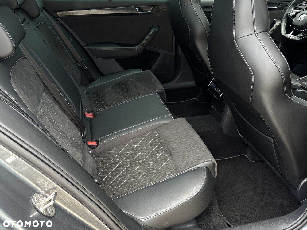 Skoda Superb 2.0 TDI SCR 4x4 Sportline DSG - 10