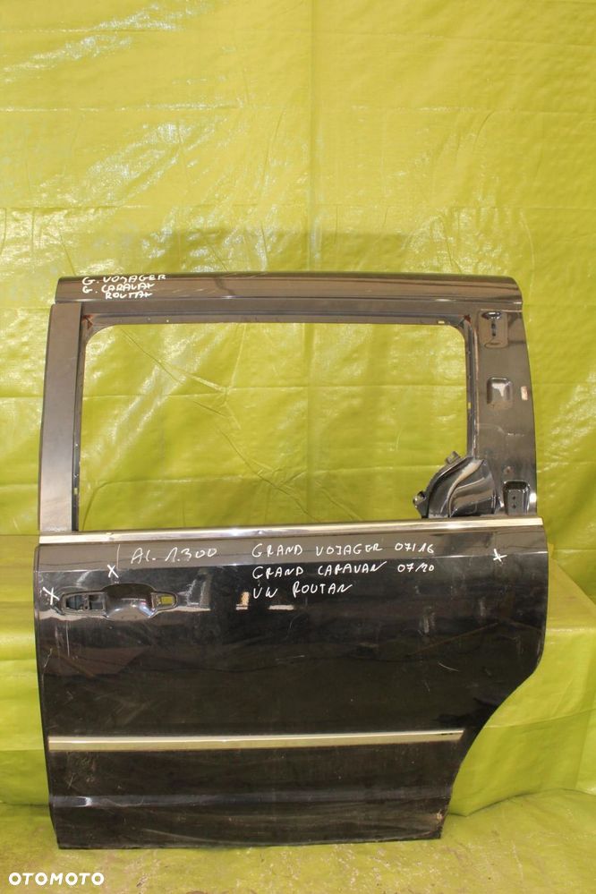 Drzwi Chrysler Grand Voyager Grand Caravan VW Routan 07-2016r tył lewy - 1