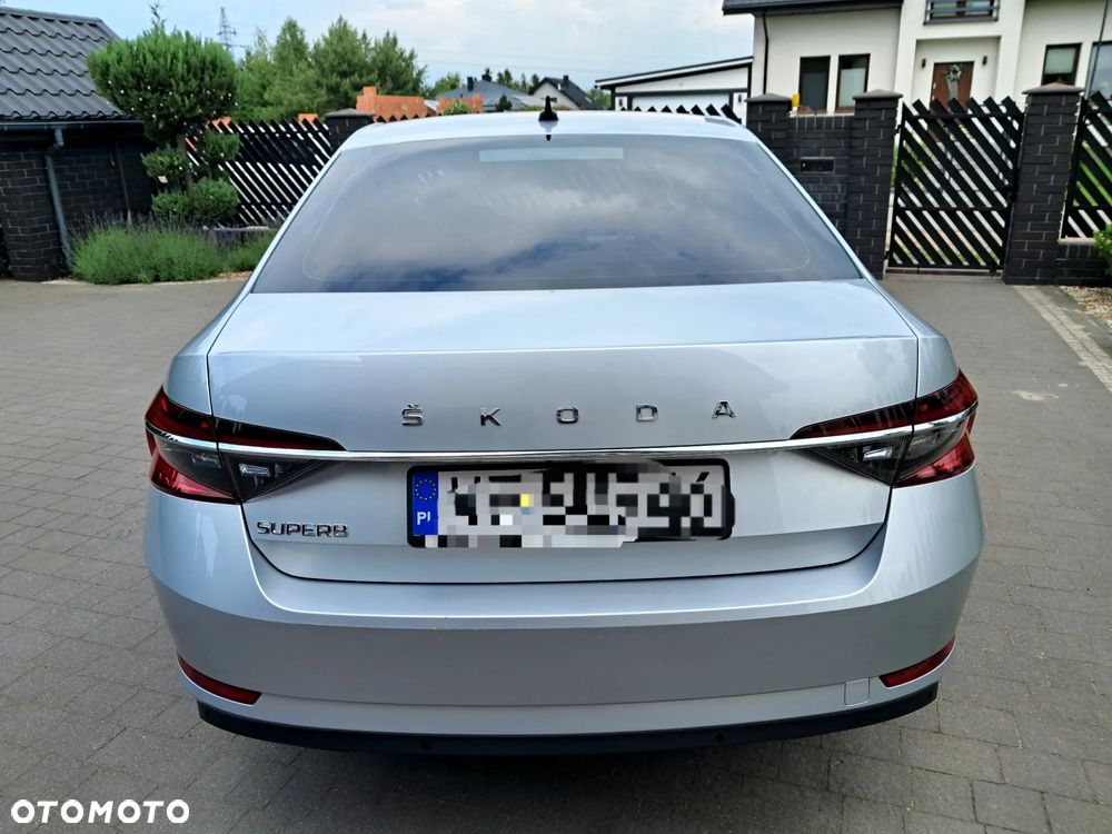 Skoda Superb 2.0 TDI SCR Ambition - 4